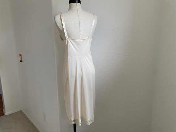KOMAR Dress Slip Vintage 1960s Beige Nylon Lace L… - image 8