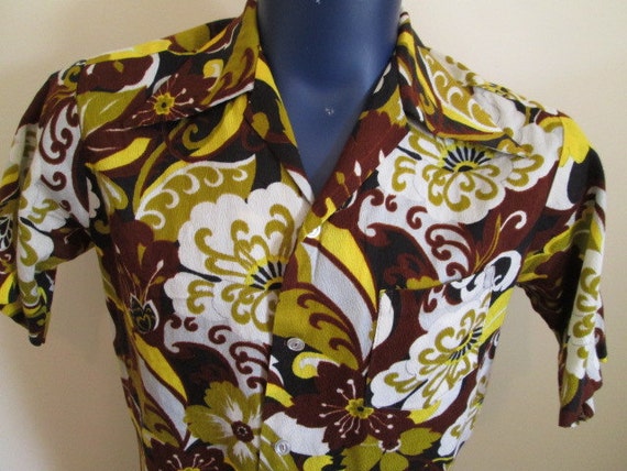 Items similar to Vintage 1970s Mens Hawaiian Shirt Daels of Honolulu on ...