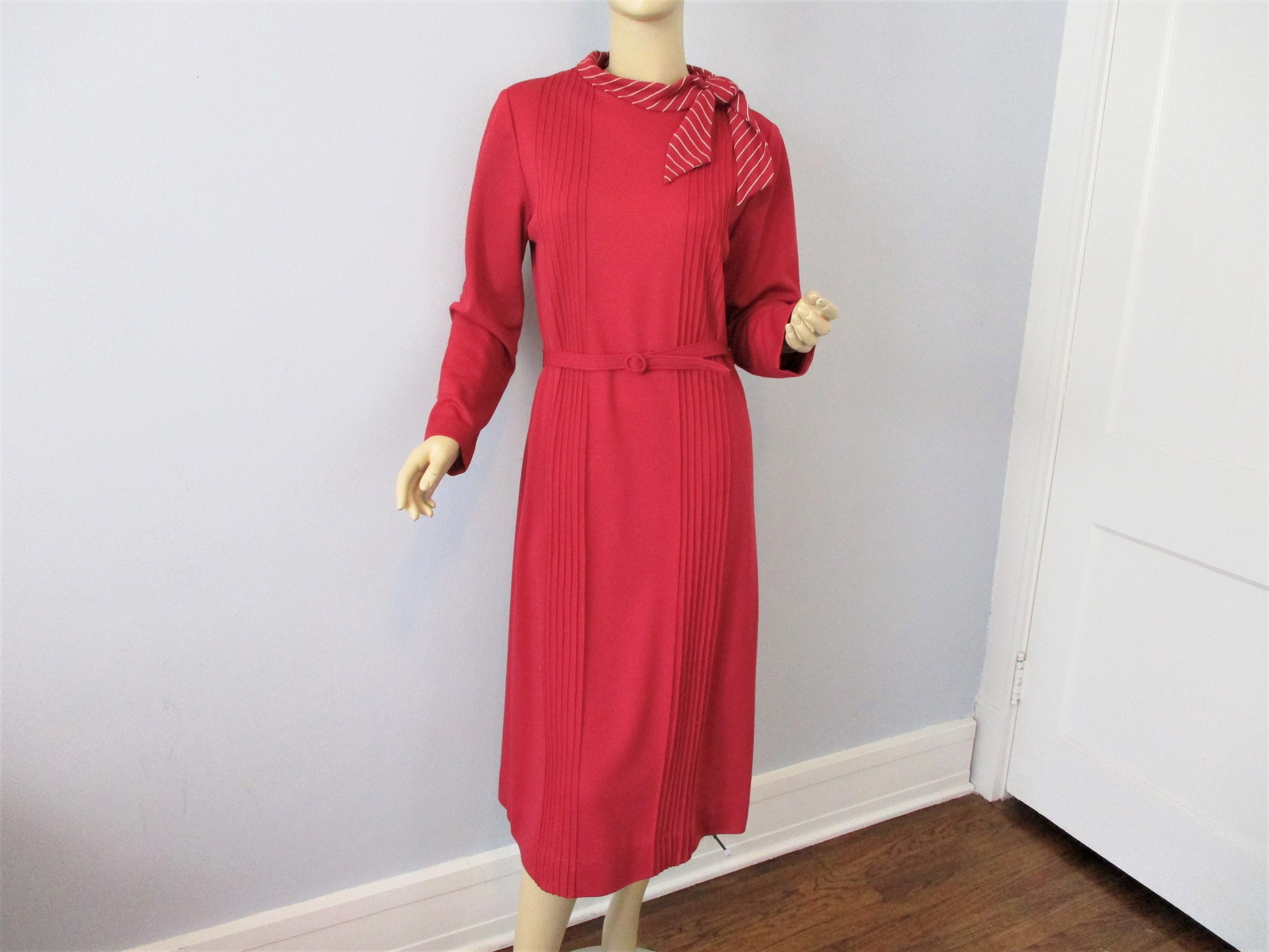 JENNIFER GEE Secretary Shift Dress Vintage 1970s Raspberry | Etsy