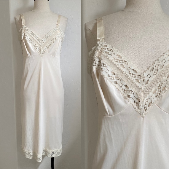 KOMAR Dress Slip Vintage 1960s Beige Nylon Lace L… - image 1