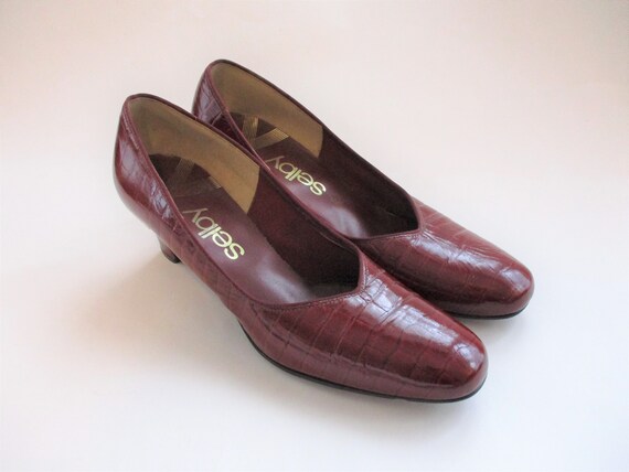 Mod Pumps Shoes Vintage 1960s Brick Red Embossed L