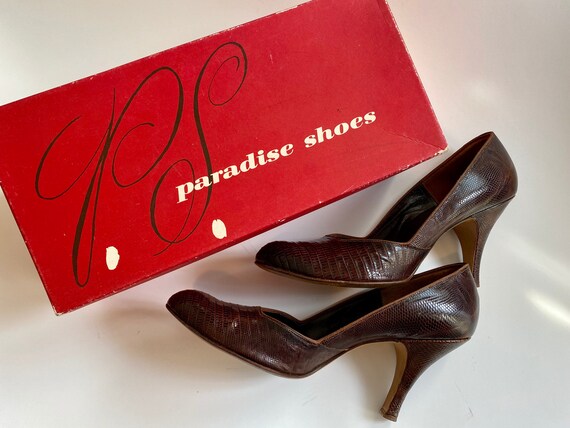 Vintage 1940s Pumps Heels Shoes Brown Embossed Lea