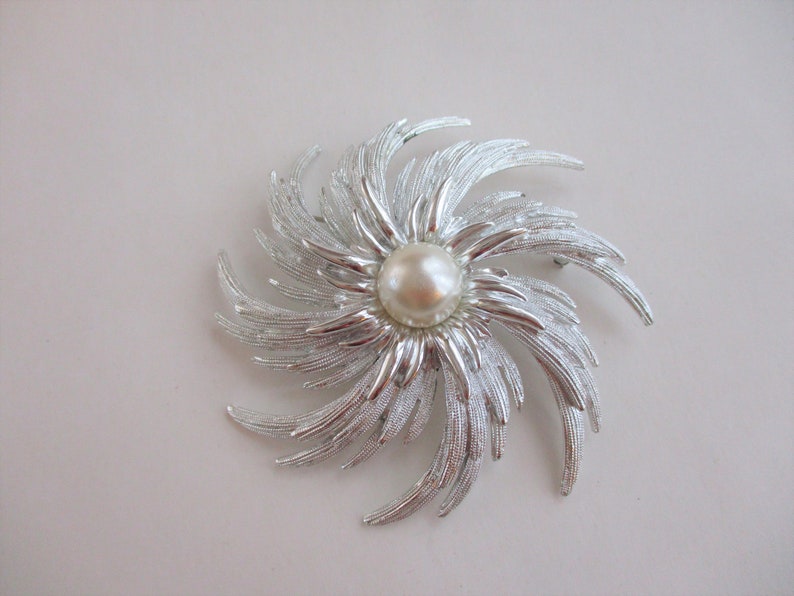 SARAH COVENTRY Atomic Swirl Brooch Clip Earrings Vintage 1950s Silver Plate Faux Pearl Cabochon Costume Jewelry Set
