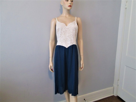 VANITY FAIR Nylon Full Dress Slip Vintage 1960s Wh