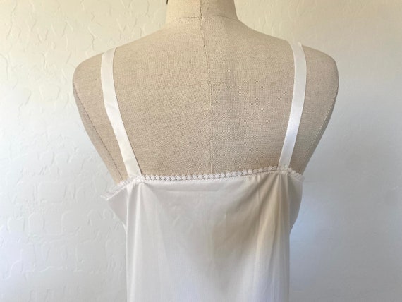 LORRAINE Dress Slip Vintage 1960s White Linen Ros… - image 7