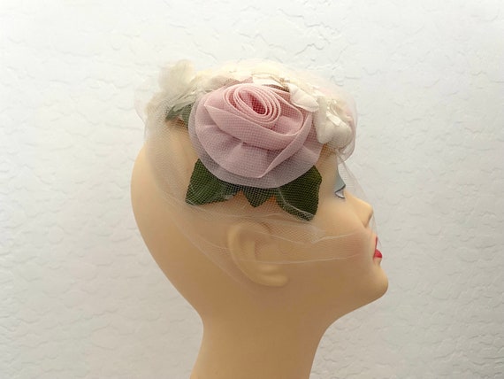 Floral Hat Veil Vintage 1960s White Pink Roses He… - image 5
