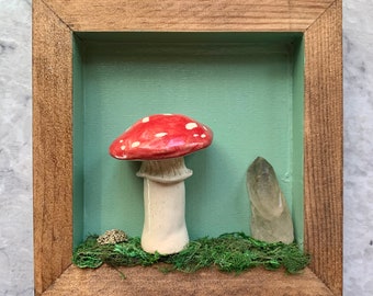 Mushroom with smoky quartz crystal, shadow box - Ceramic