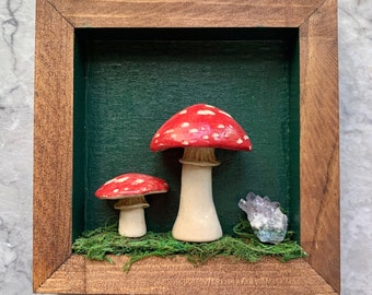 Mushrooms with Amethyst crystal, shadow box - Ceramic