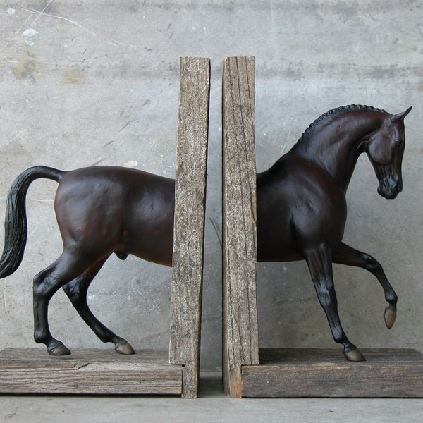 EQUINE COLLECTION warmblood horse bookend in dark bay