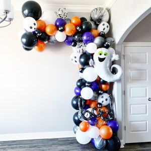 Halloween Balloon Garland DIY | Halloween Party | Halloween Balloons | Halloween Garland Arch | Halloween Decor Halloween Birthday Backdrop