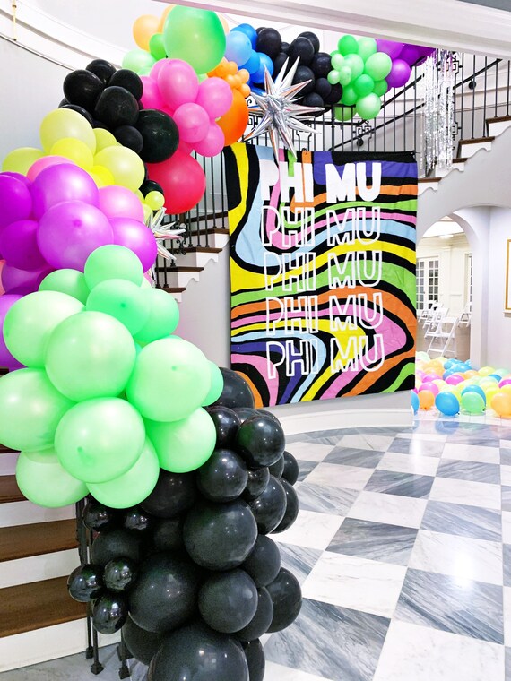 GLOW IN THE DARK BALLOONS, Balloon Garland Tutorial