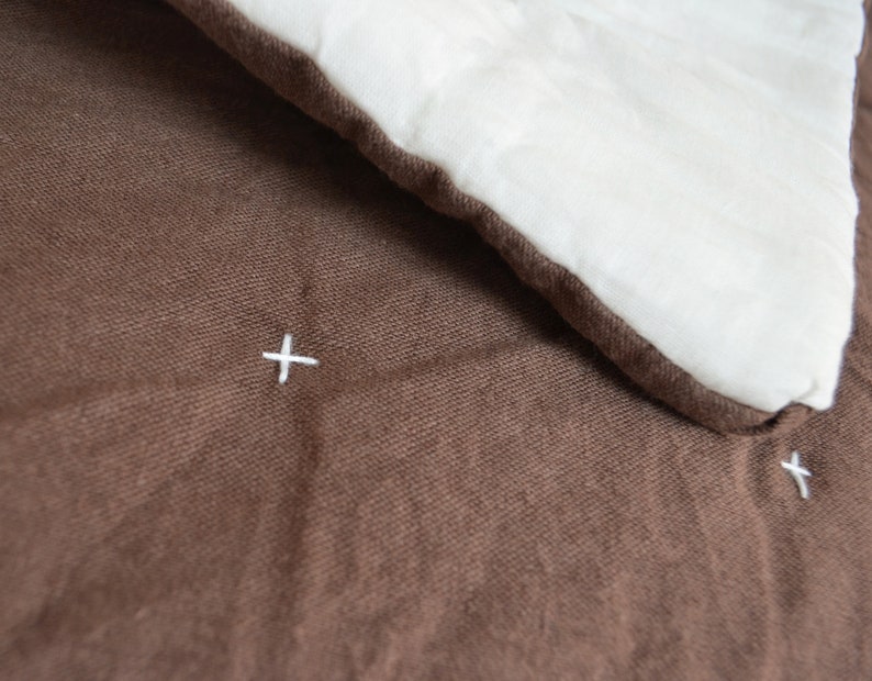 Amore quilt has pure linen on one side and pure cotton on the other side.