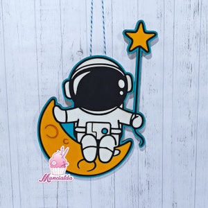 Astronauta sulla Luna, decorazione in legno, fiocco nascita in legno, Luna in legno, Luna decorazione, decorazione per cameretta ragazzi