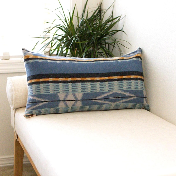 Fodera per cuscino lombare Pacific City Southwestern Striped 12x22 - Fodera con cerniera a fantasia tribale blu - Decorazione in stile lodge