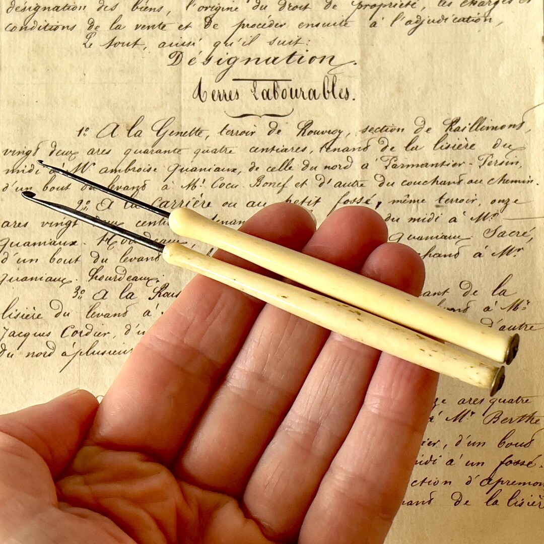 Antique Bone Steel Crochet Hooks/crochet Tools/tatting Tools X 2