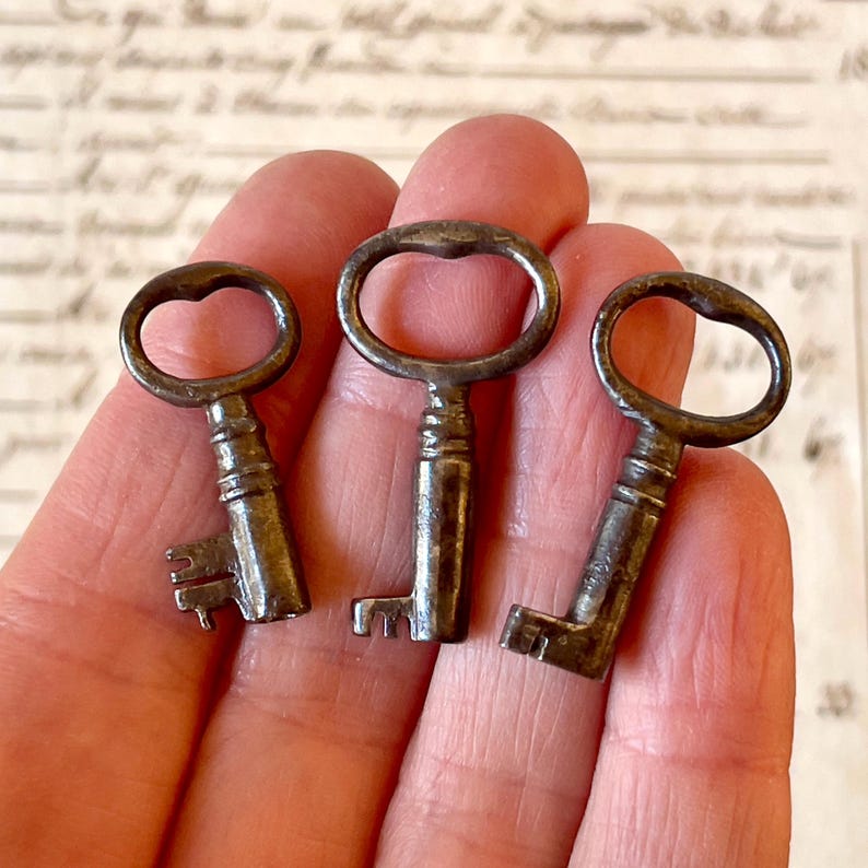 Antique/vintage Keys X 3 Small Steel Box Key Jewellery