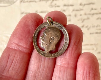 Vintage Altered Coin Charm/Fob/Pendant - King George V - WWI/World War One  - 1917 Farthing.