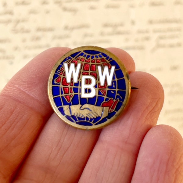 Vintage Enamel Badge/Pin/Pin Back - Globe/Handshake/Travel - Brotherhood/Fellowship - Circa 1950's.