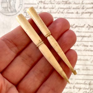 Antique/Vintage Bone Crochet Hook/Tatting Hook & Bodkin - Needlework Tools - Turned Ox-Bone.