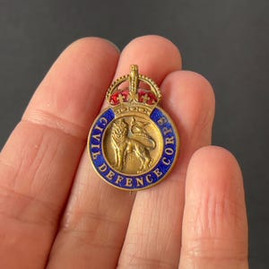 Vintage Enamel Badge/Lapel Badge - Civil Defence Corp - Cold War - Post World War Two/WWII.