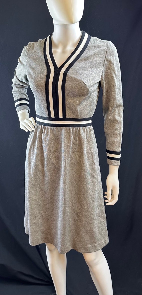 Vintage 1960s Andrea Gayle Mod Knit Fit Flare Dres
