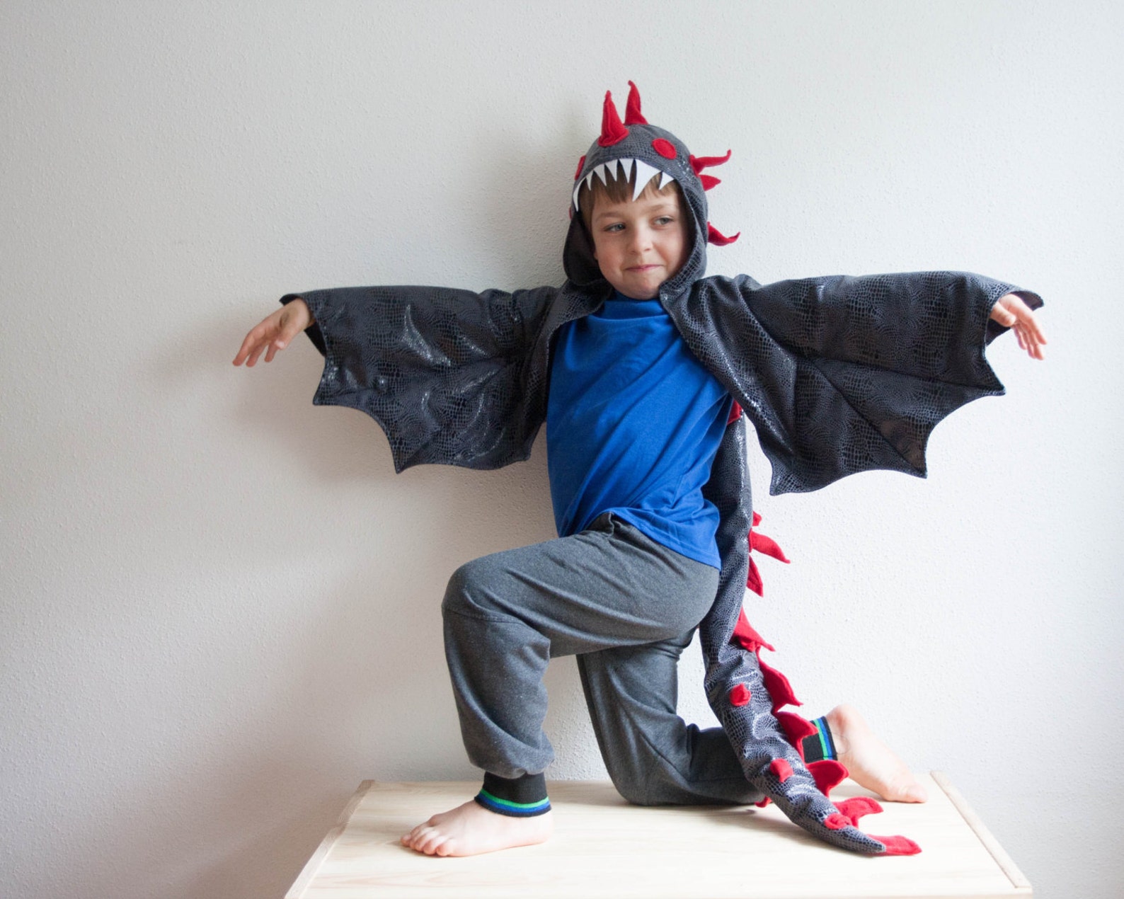  Dragon Costume  Black and Red Children Costume  Party 