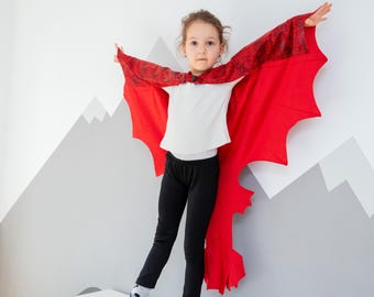 Déguisement cape de dragon rouge avec écailles noires brillantes, déguisement pour enfant, déguisement de dragon, déguisement de fête, déguisement enfant d'ailes - France