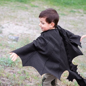 Disfraz de dragón negro con alas, disfraz de dragón para fiesta infantil, tela 3D escamosa negra