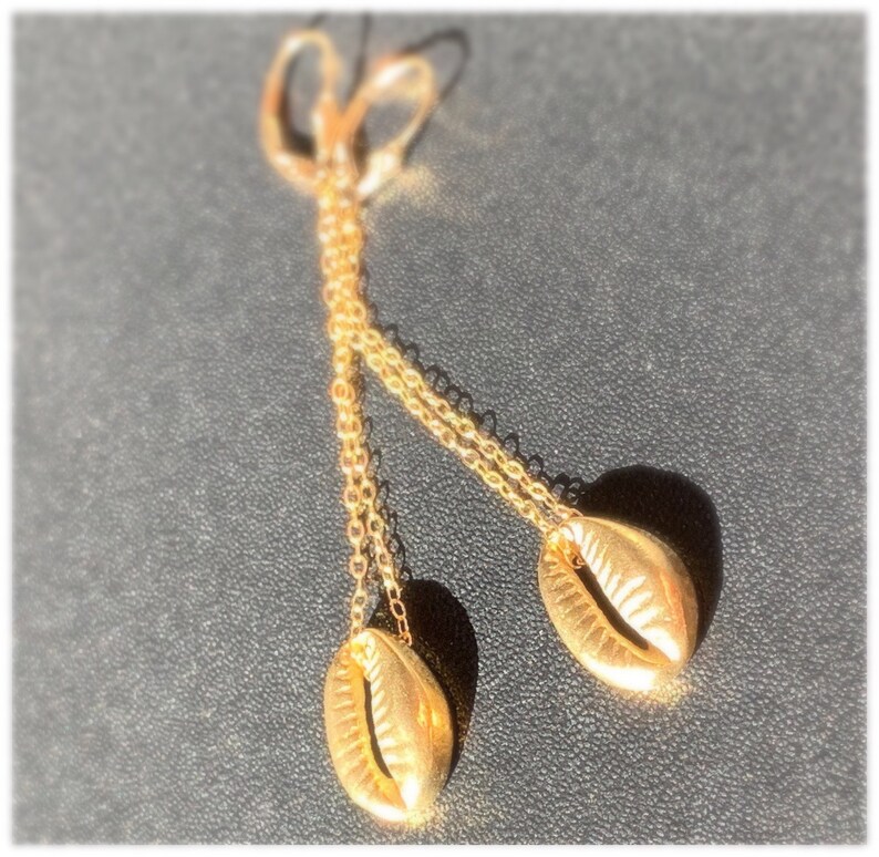 modern threaded drop-earrings O/'AHU tribal-bohemian style authentic raw Cast in brass from natural Cowrie shells gem Favorite pair