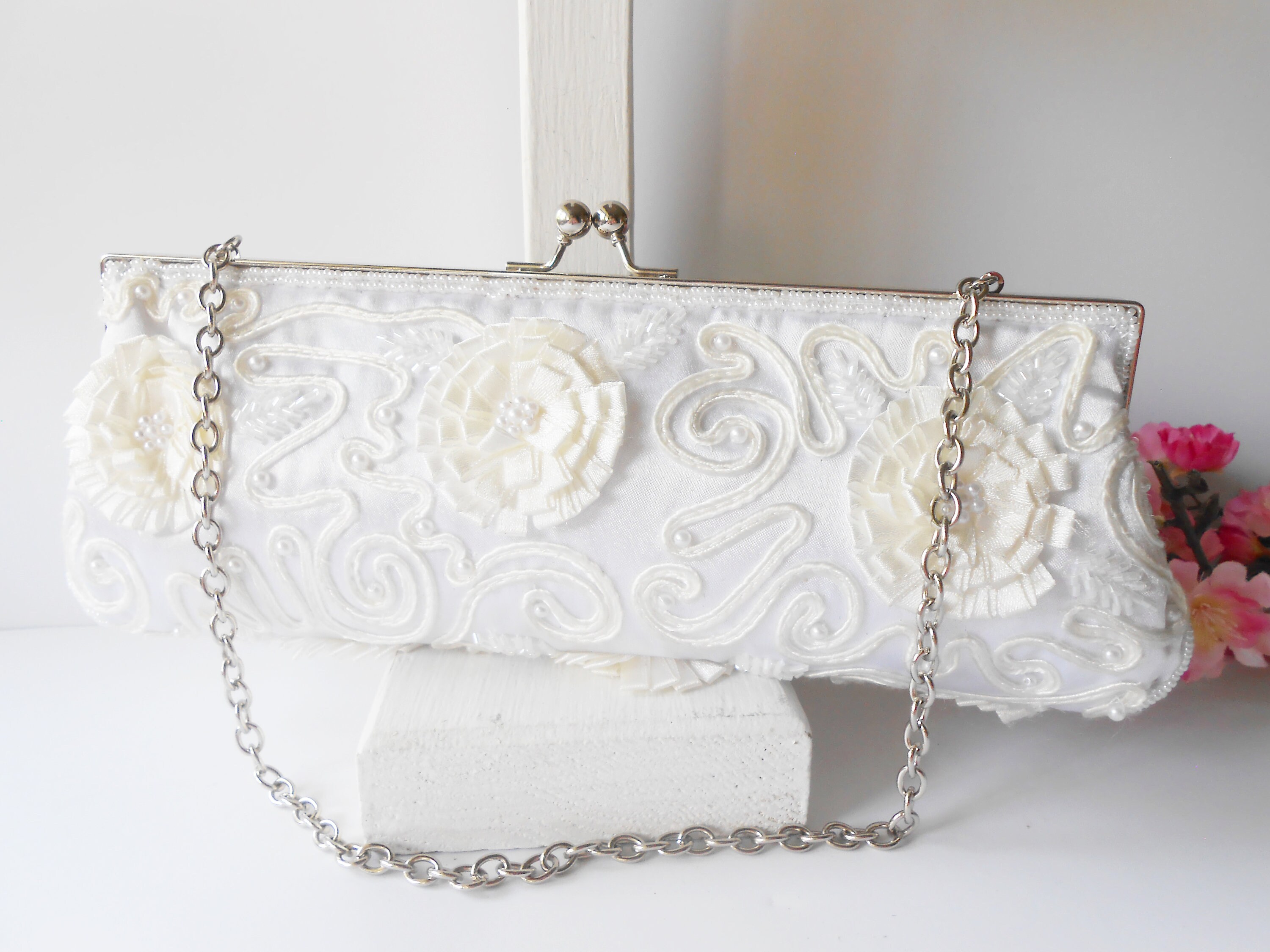 Louis Vuitton - Authenticated Kirigami Clutch Bag - Cloth White Floral for Women, Never Worn, with Tag