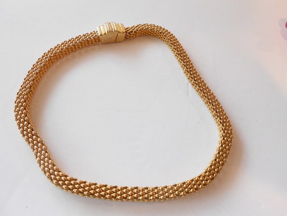 Vintage Goldtone Collar Necklace with Raised Link… - image 7