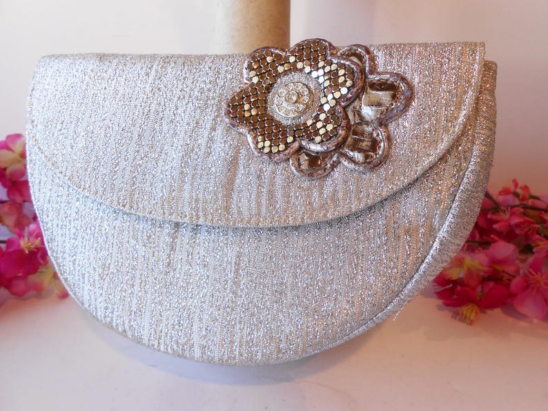 Vintage Silver Metallic Clutch Bag, Rhinestone Floral Evening Purse zdjęcie 1