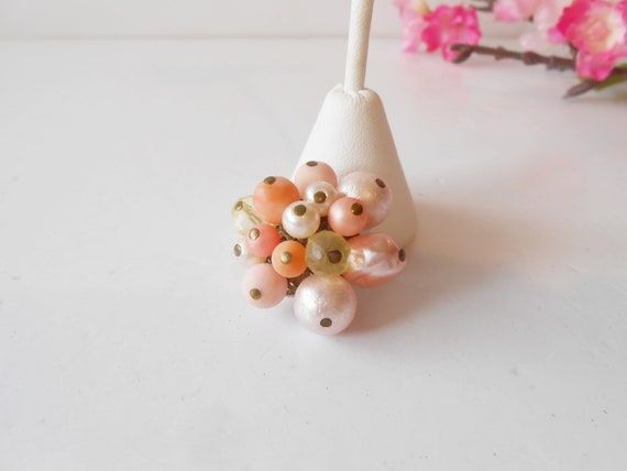 1950s Pink Bead Earrings, Vintage Pink Clip-On Ea… - image 3