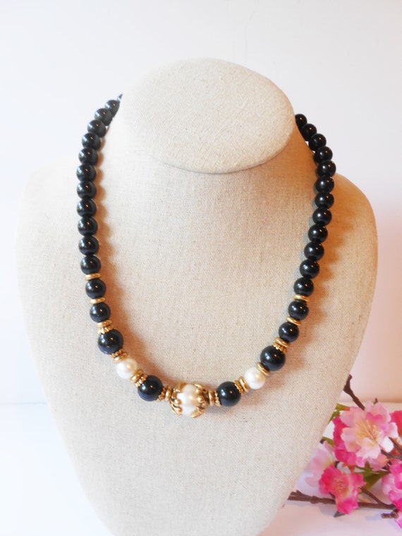 Pearl and Black Bead Necklace, Vintage Pearl Bead… - image 4