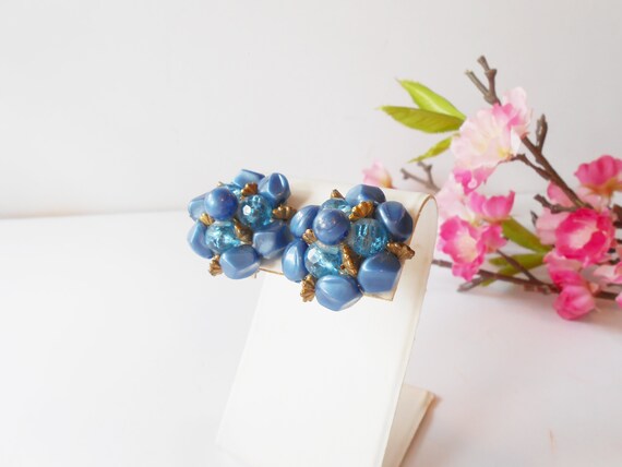 Vintage 50s Blue Bead Clip On Earrings, Blue Pear… - image 3