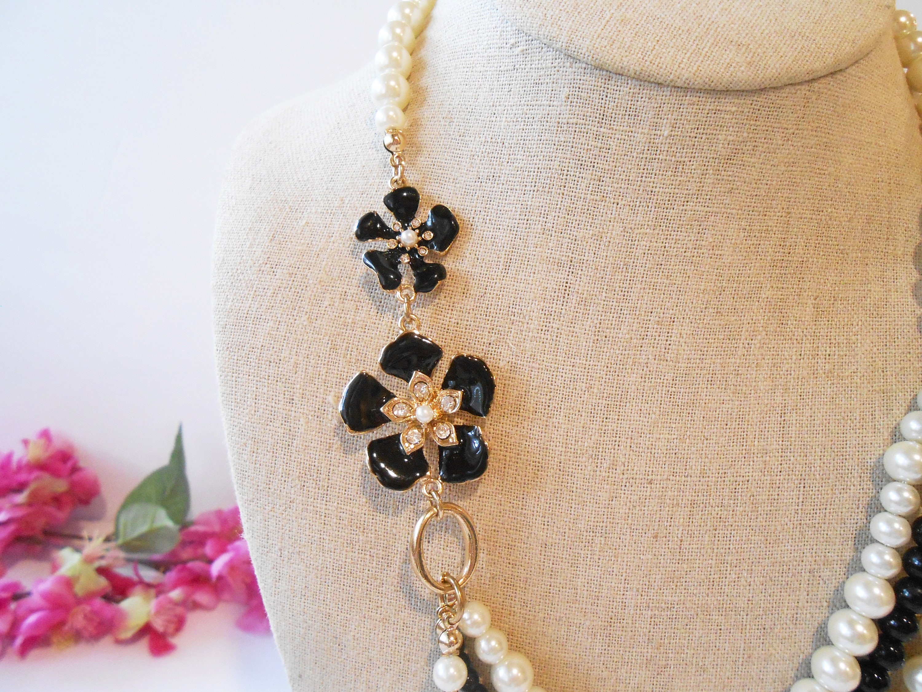 【BLACKPURPLE】Glamorous Three-Line Pearl Necklace Pearlblack Necklace With Black Floral Accent, Triple Strand