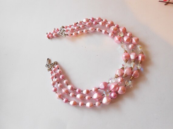 Vintage Pink Pearl Bead Necklace, Triple Strand B… - image 3