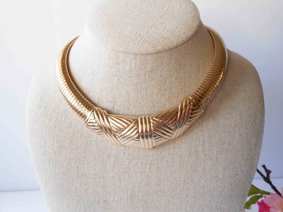 Vintage Goldtone Necklace, 1980s Gold Choker Neck… - image 10