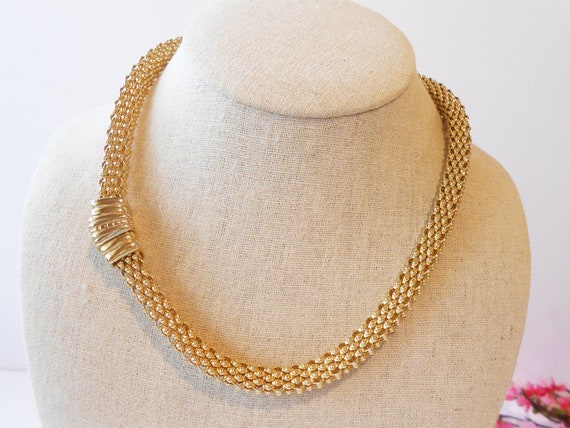Vintage Goldtone Collar Necklace with Raised Link… - image 1