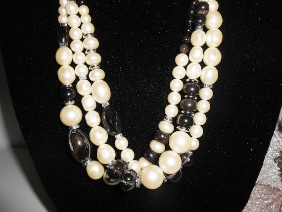Vintage Pearl and Black Bead Necklace, Glamorous … - image 7
