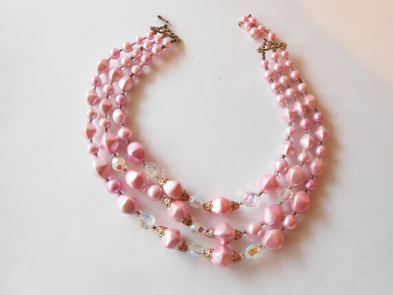 Vintage Pink Pearl Bead Necklace, Triple Strand B… - image 8