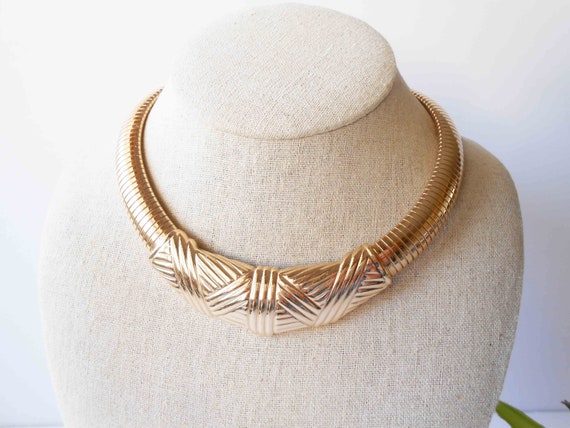 Vintage Goldtone Necklace, 1980s Gold Choker Neck… - image 2