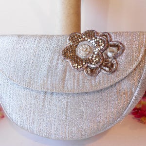 Vintage Silver Metallic Clutch Bag, Rhinestone Floral Evening Purse zdjęcie 7