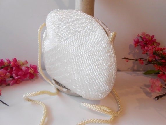 White Beaded Wedding Purse, Iridescent Beaded Clu… - image 4