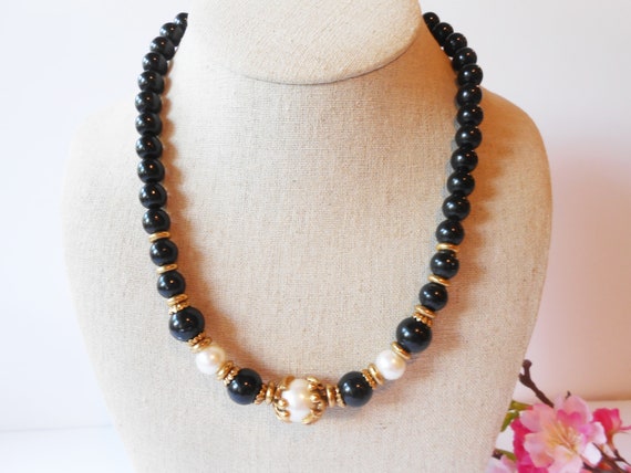 Pearl and Black Bead Necklace, Vintage Pearl Bead… - image 3