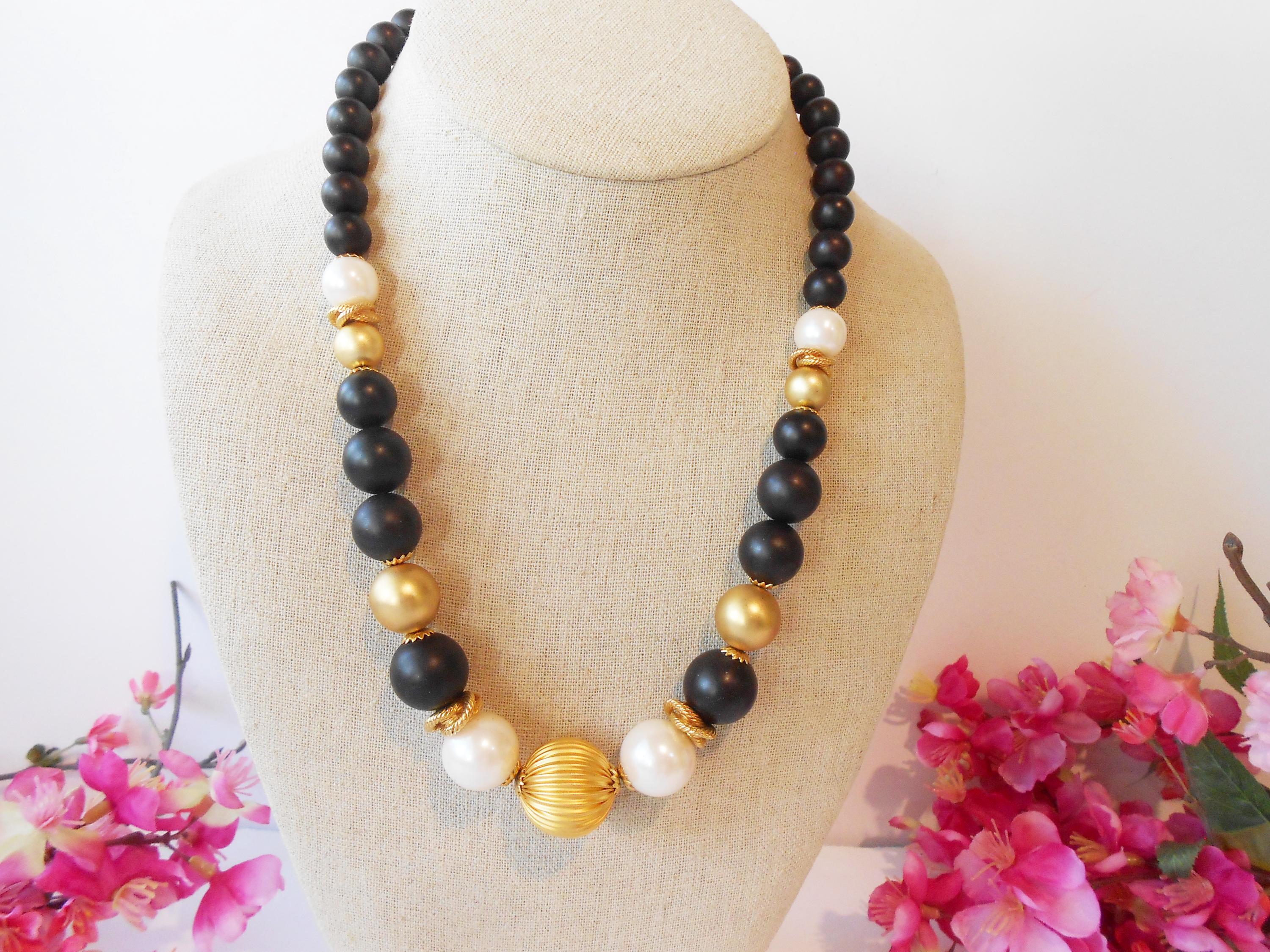 Vintage Pearl Necklace, Pearl and Black Bead, Black White