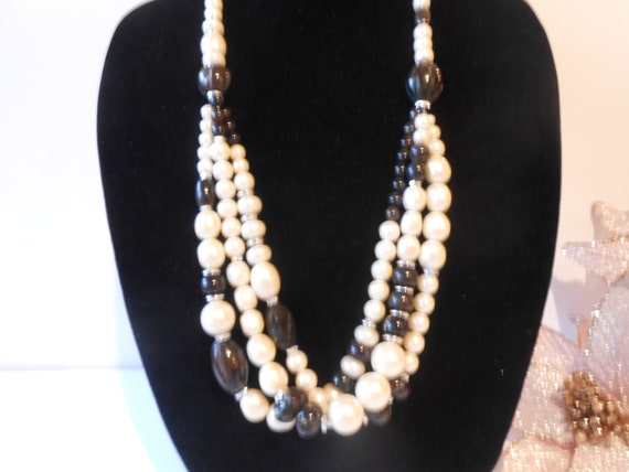 Vintage Pearl and Black Bead Necklace, Glamorous … - image 5