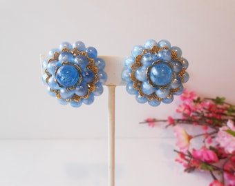 Pendientes de clip con racimo de cuentas azules de los años 50, joyería vintage para bodas.