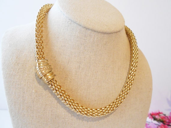 Vintage Goldtone Collar Necklace with Raised Link… - image 6