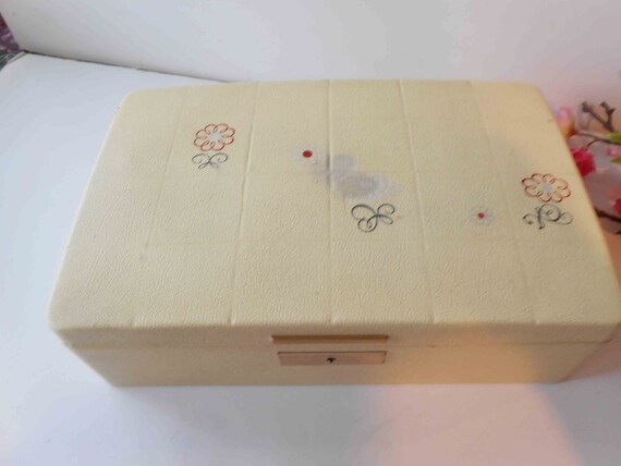 Vintage Jewelry Case, White Jewelry Box, Jewelry … - image 6